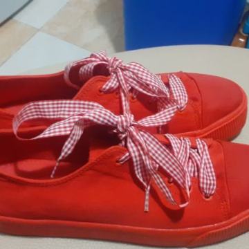 Berishka br.39 kvalitetne udobne i lijepe tenisice kao nove