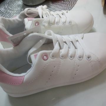 BIJELE TENISICE BR. 36 - N O V O