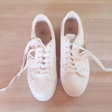 Bijele tenisice br. 40