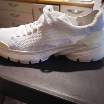 Bijele tenisice s potplatom Neil Barrett