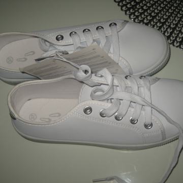 BIJELE TENISICE VEL. 36 I VEL. 37 - NOVO