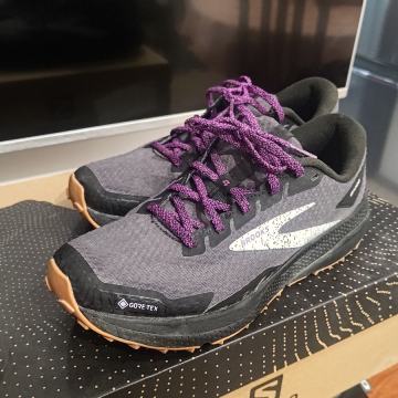 Brooks Divide 4 Gore-tex ženske patike za trčanje