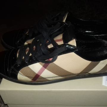Burberry tenisice vl.40