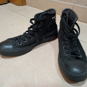 Converse crne patike sa zakovicama vel. 37
