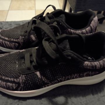 Crivit br.39 nove lagane i vrlo udobne tenisice