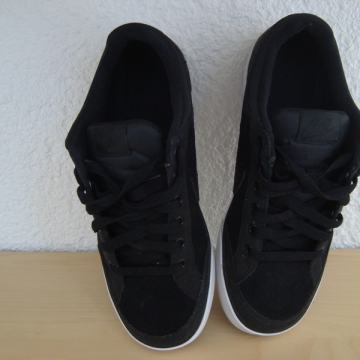 Crne Nike vl. 38,5 / RASPRODAJA