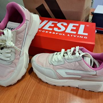 Diesel tenisice br 37