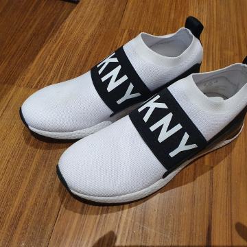 DKNY tenisice br. 38,5