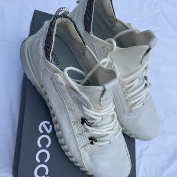 ECCO zipflex bijele tenisice veličina 41