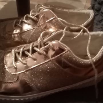 Ed Meier br.40 zlatne udobne tenisice kvalitetne