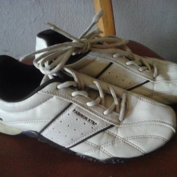 F-xtep br.38 kožne udobne tenisice