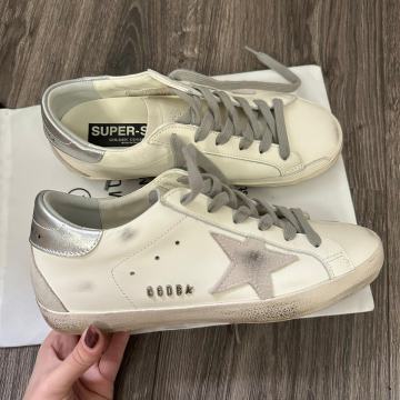 Nove Golden Goose