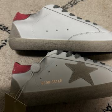 Golden goose superstar
