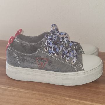 GUESS TENISICE br 38