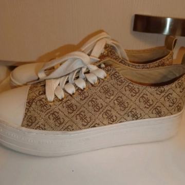 Guess tenisice platforme br. 36