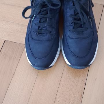 Kožne tenisice br 40 Paul green