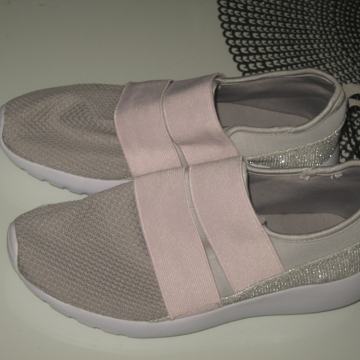 LAGANE TENISICE BR. 37 - NOVO