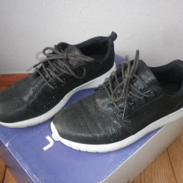 LAGANE ŽENSKE TENISICE 37