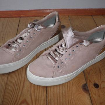 LAGANE ŽENSKE TENISICE / CIPELE 40