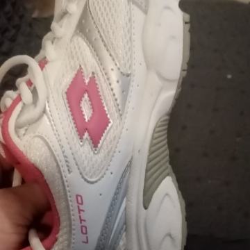 Lotto tenisice br.38 kvalitetne udobne kao nove