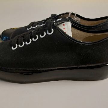 Marni low top black canvas tenesice