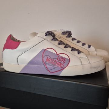 MOSCHINO kožne tenisice, vel 37