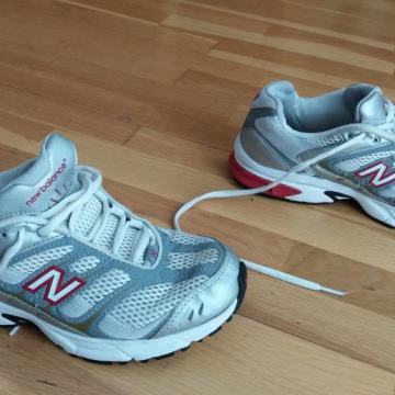 NEW BALANCE teniesice br 40