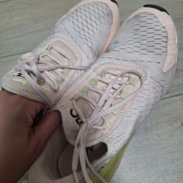 Nike 270 br.40.5