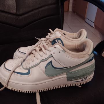 Nike air br.37,5 cm kožne udobne  tenisice