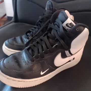 Nike air br.38.5 cm kožne udobne  tenisice