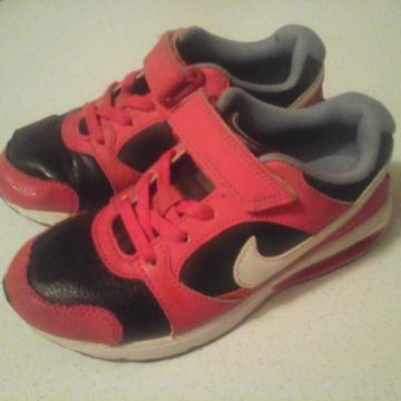 Nike air br.38.5 cm kožne udobne  tenisice