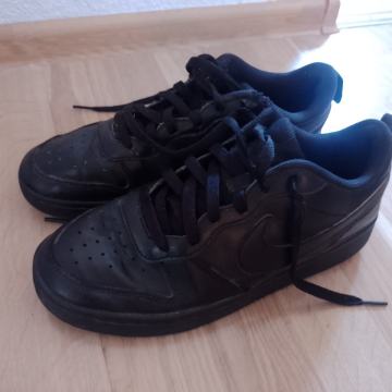 Nike air br.40 kvalitete udobne tenisice bez oštećenja