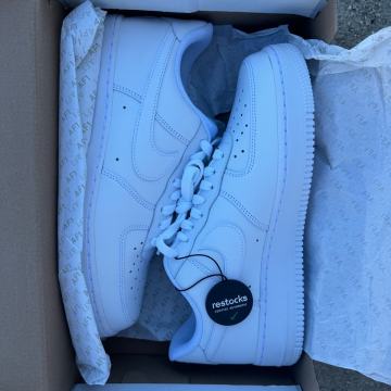 NIKE AIR FORCE 1 07’ broj 40