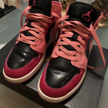 Nike Air Jordan 1 Mid