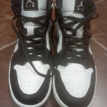 Nike Air Jordan 1 Mid vel.42,5