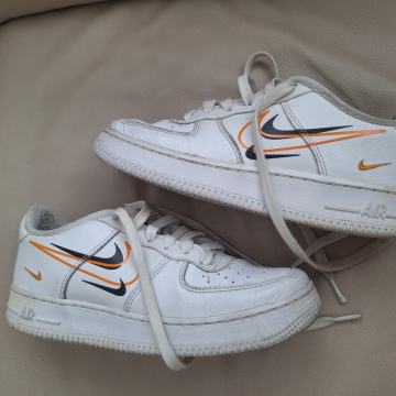 NIKE AIR kozne tenisice br 37.5