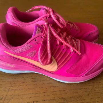 NIKE Dual Fusion br. 37,5