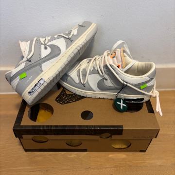 Nike dunk off white lot 49