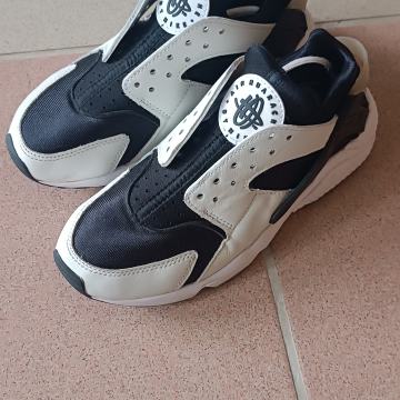 NIKE HUARACHE RUN EUR 36