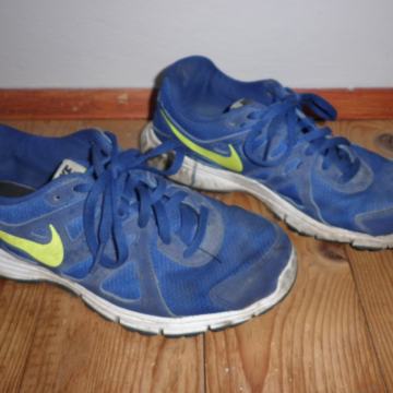 NIKE - LAGANE ŽENSKE TENISICE 37,5