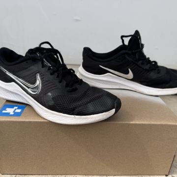 Nike Pegasus Zenske Tenisice vel.38.5