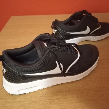 Nike Thea 38.5