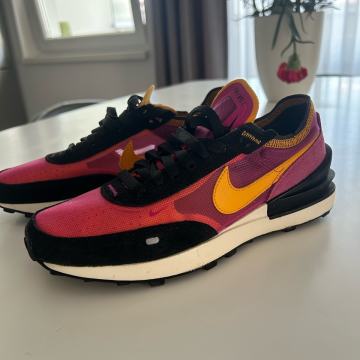 Nike Waffle One - ženske tenisice broj 38.5