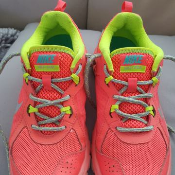 Nike Wild Trail tenisice broj 38