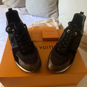 Tenisice LOUIS VUITTON Run Away Sneaker Trainer 42