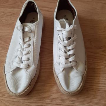 Platnene tenisice 42 NOVO