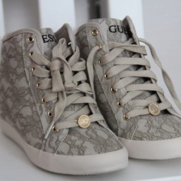 Povišene tenisice Guess - veličina 37 - Nove! Nikad nošene!