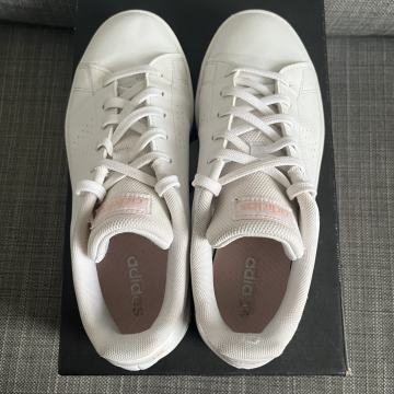 Prodajem Adidas tenisice, vel 38,5