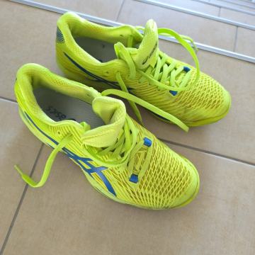 Prodajem Asics patike br 39
