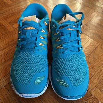 prodajem Nike tenisice